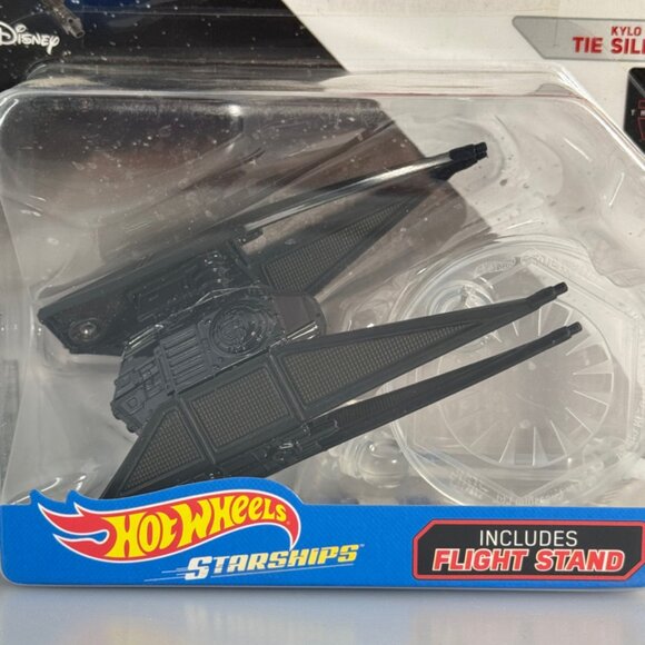 KYLO REN'S TIE SILENCER Star Wars Hot Wheels Die Cast Mattel Starships NEW - Picture 2 of 9